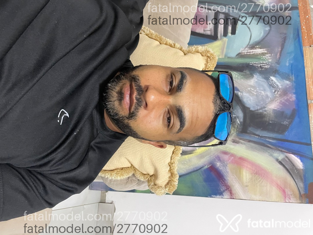 Acompanhante homem morena (o) de olhos castanhos em Virtual Acompanhante homem morena (o) de olhos castanhos em Virtual - Augusto