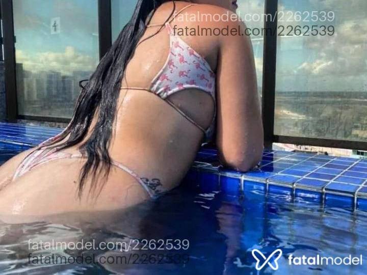 Acompanhante mulher morena (o) de olhos castanhos - Penélope