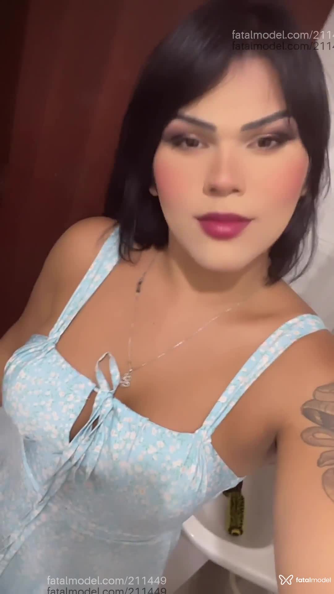 Acompanhante mulher trans com cabelo castanho de olhos pretos em Juazeiro do Norte - Larisa Manoely