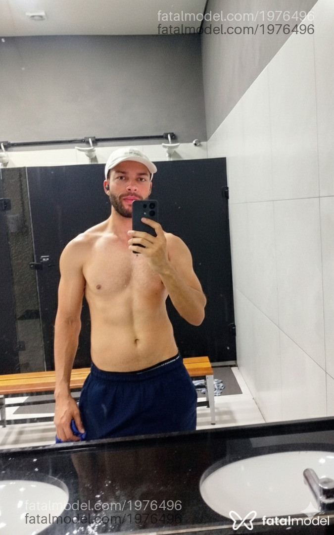 Acompanhante homem morena (o) de olhos castanhos - Léo Acompanhante homem morena (o) de olhos castanhos - Léo