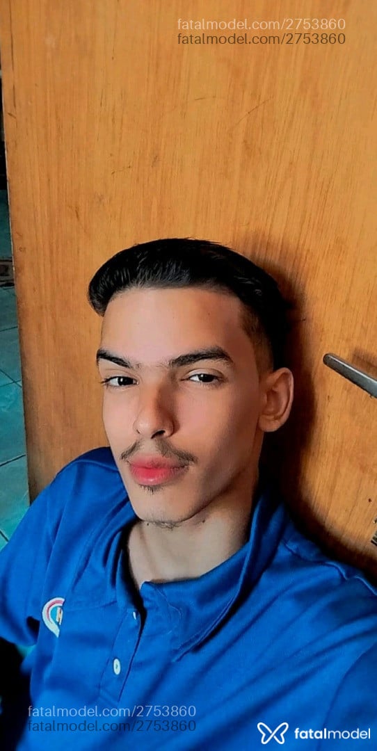 Acompanhante homem morena (o) de olhos castanhos em Ituiutaba - Bryan Cardoso