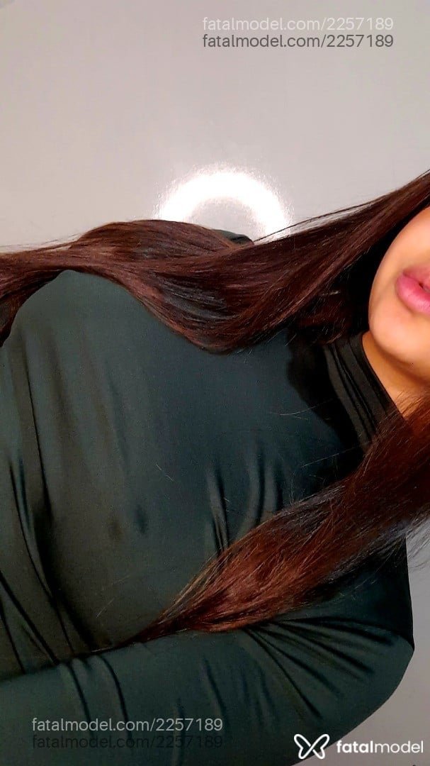 Acompanhante mulher com cabelo castanho de olhos mel em Virtual - Brenda Mello
