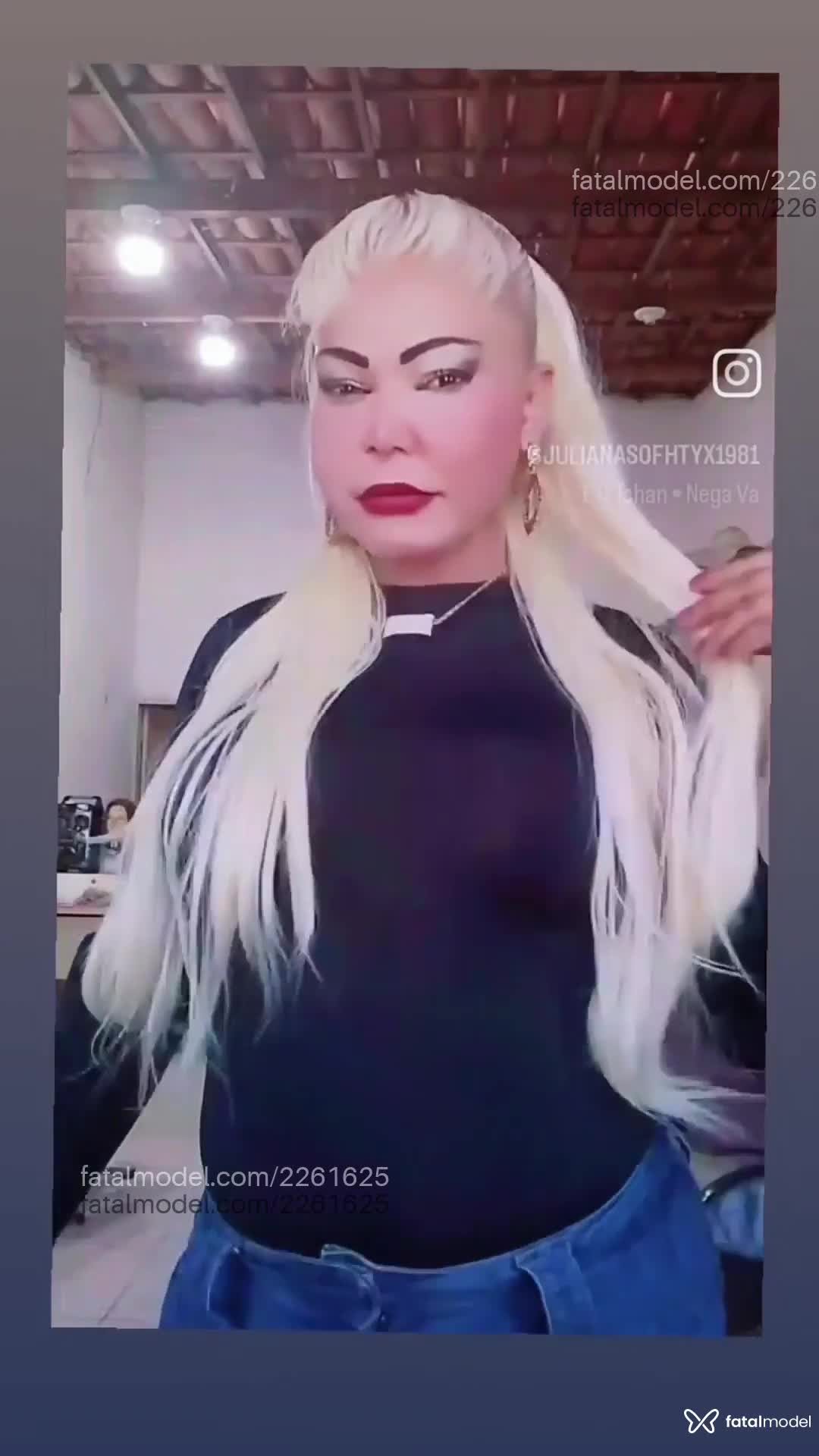 Acompanhante mulher trans morena (o) de olhos castanhos em Fortaleza - Júlia Cabeleireira
