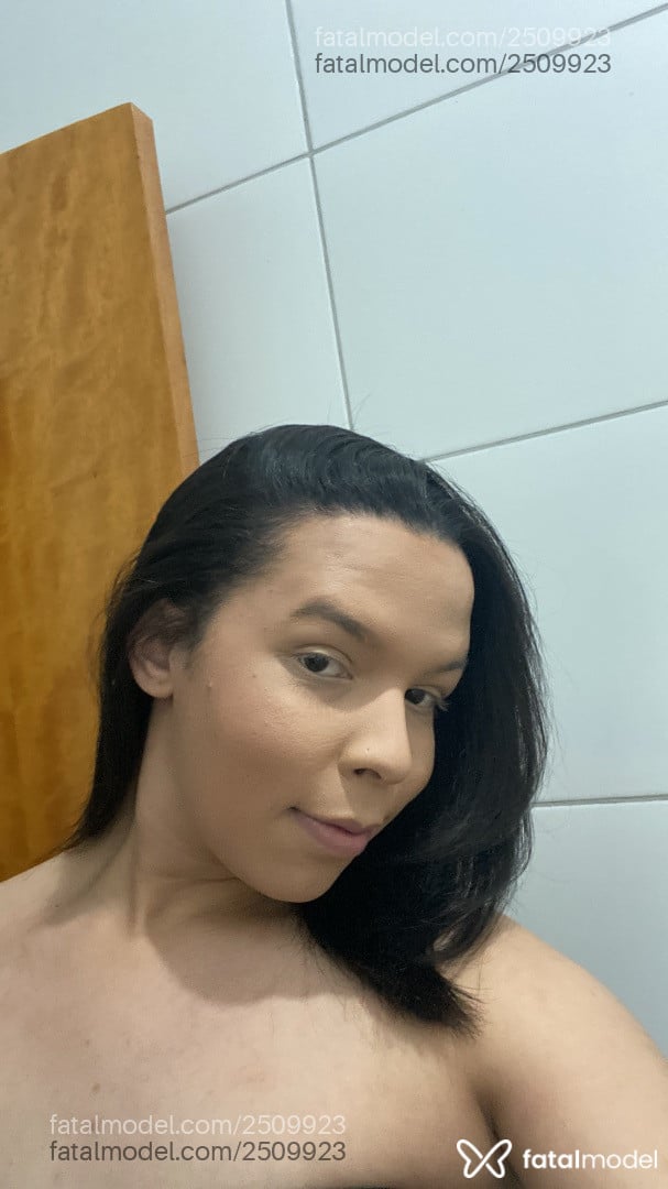 Acompanhante mulher trans morena (o) de olhos castanhos - Jade Mendonça Acompanhante mulher trans morena (o) de olhos castanhos - Jade Mendonça