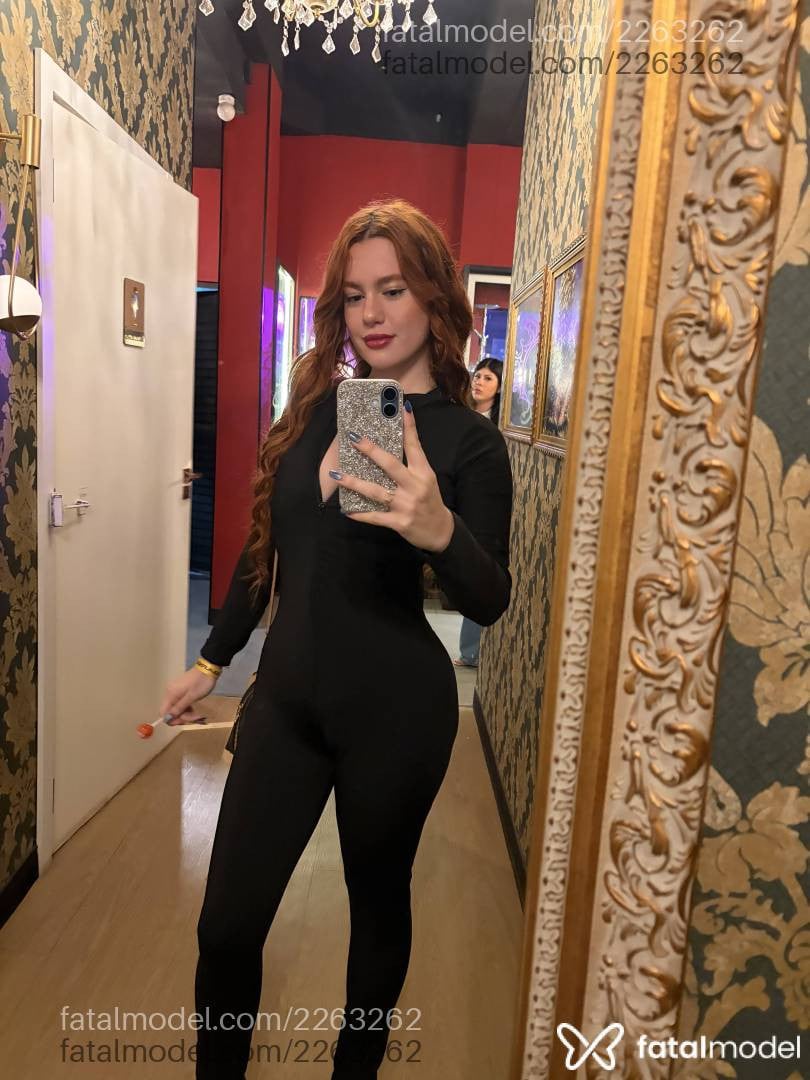 Acompanhante mulher ruiva (o) de olhos castanhos - Marina