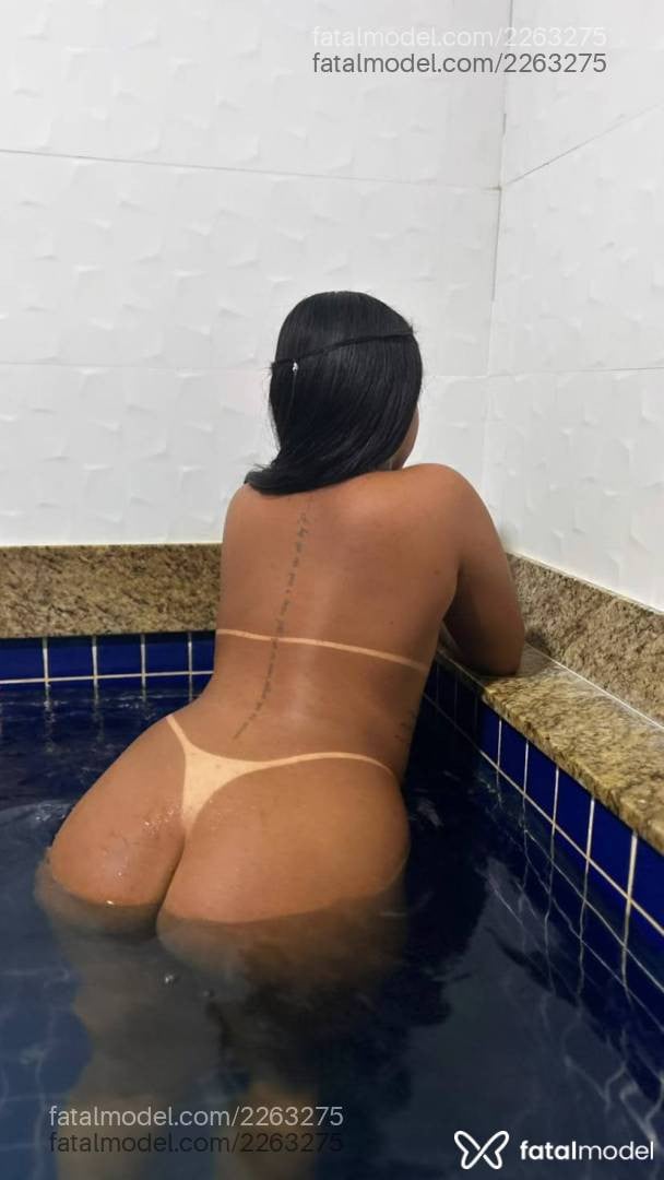 Acompanhante mulher com cabelo castanho de olhos pretos - Bella