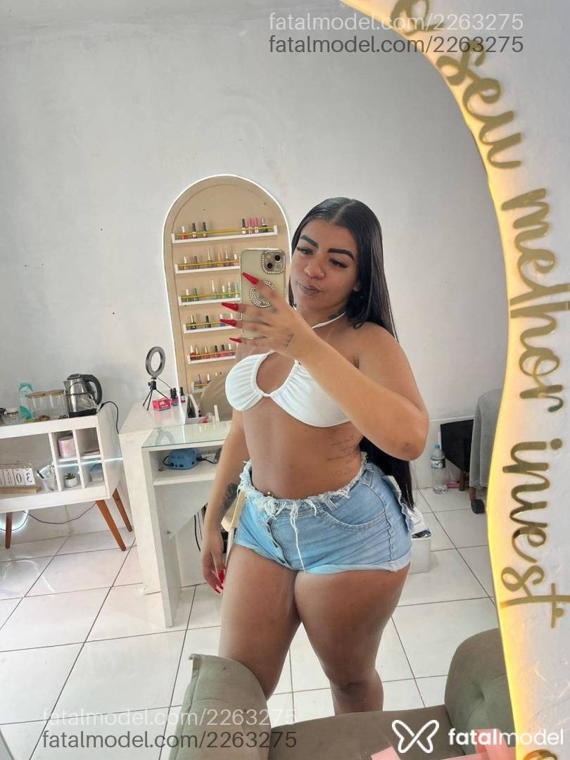 Acompanhante mulher com cabelo castanho de olhos pretos - Bella