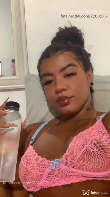 Acompanhante mulher com cabelo castanho de olhos pretos em Rio de Janeiro - Bella