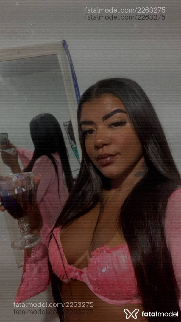 Acompanhante mulher com cabelo castanho de olhos pretos - Bella