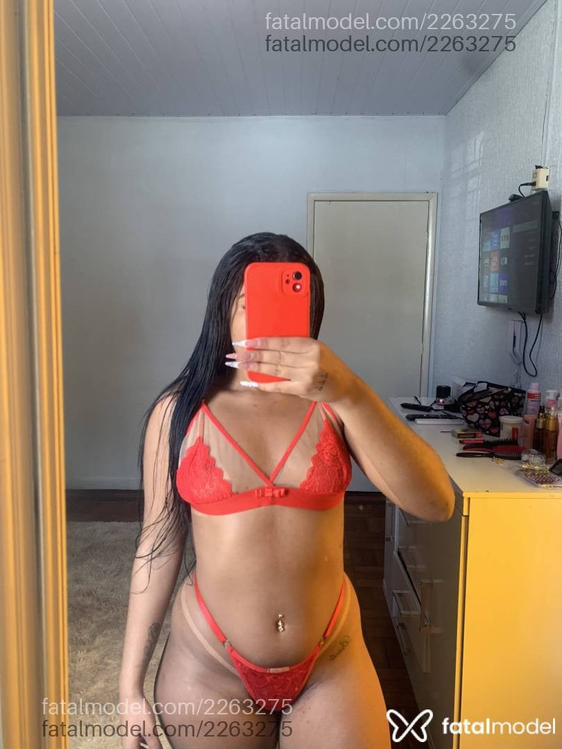 Acompanhante mulher com cabelo castanho de olhos pretos - Bella