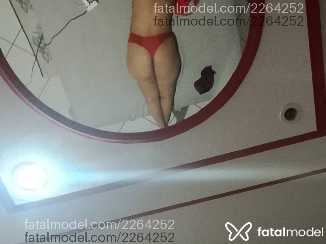 Acompanhante mulher loira (o) de olhos castanhos - Jamylly