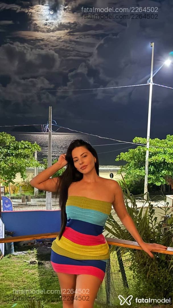 Acompanhante mulher morena (o) de olhos castanhos - Larissa