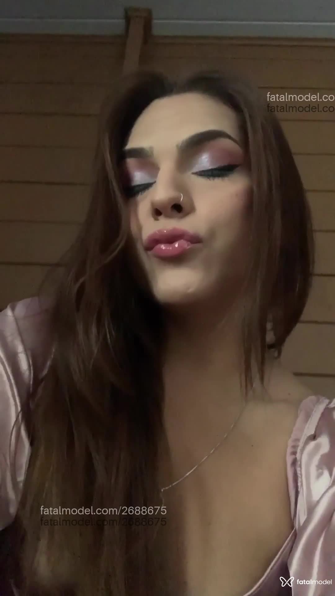 Acompanhante mulher trans com cabelo castanho de olhos castanhos em Virtual - Loizze