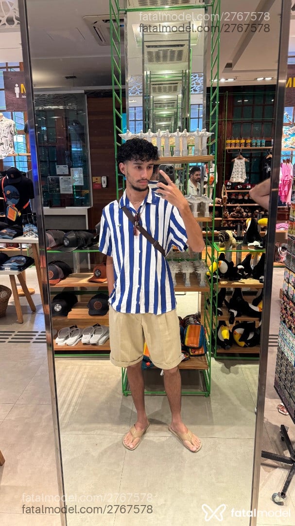 Acompanhante homem com cabelo castanho de olhos pretos - Diego Acompanhante homem com cabelo castanho de olhos pretos - Diego