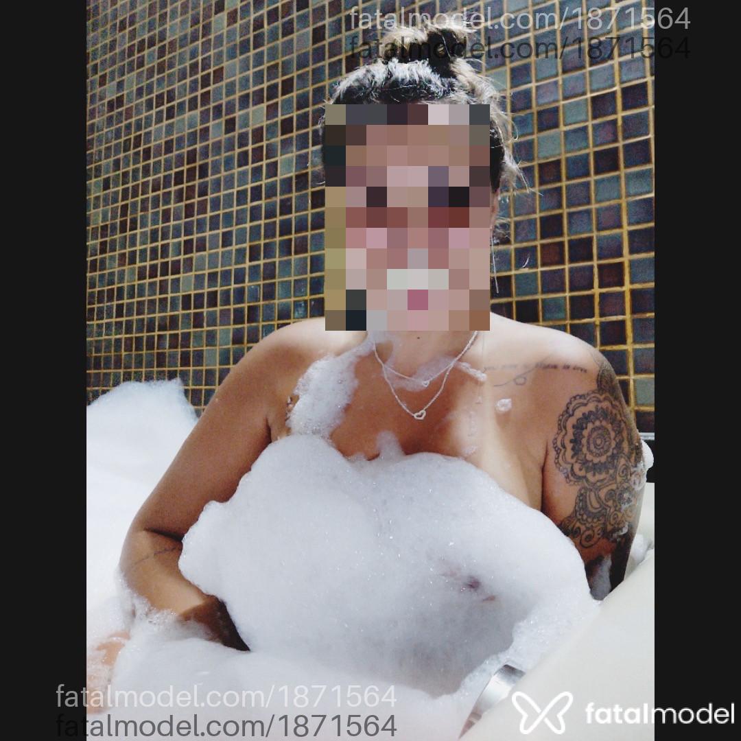 Acompanhante mulher loira (o) de olhos castanhos em Macaé - Nyna Fox