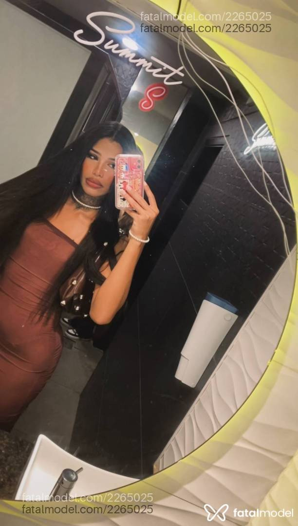 Acompanhante mulher trans morena (o) de olhos castanhos - Karolynne Dias
