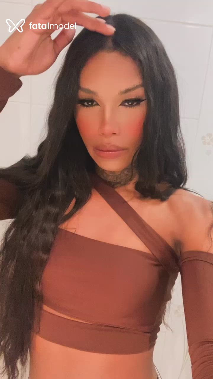 Acompanhante mulher trans morena (o) de olhos castanhos - Karolynne Dias