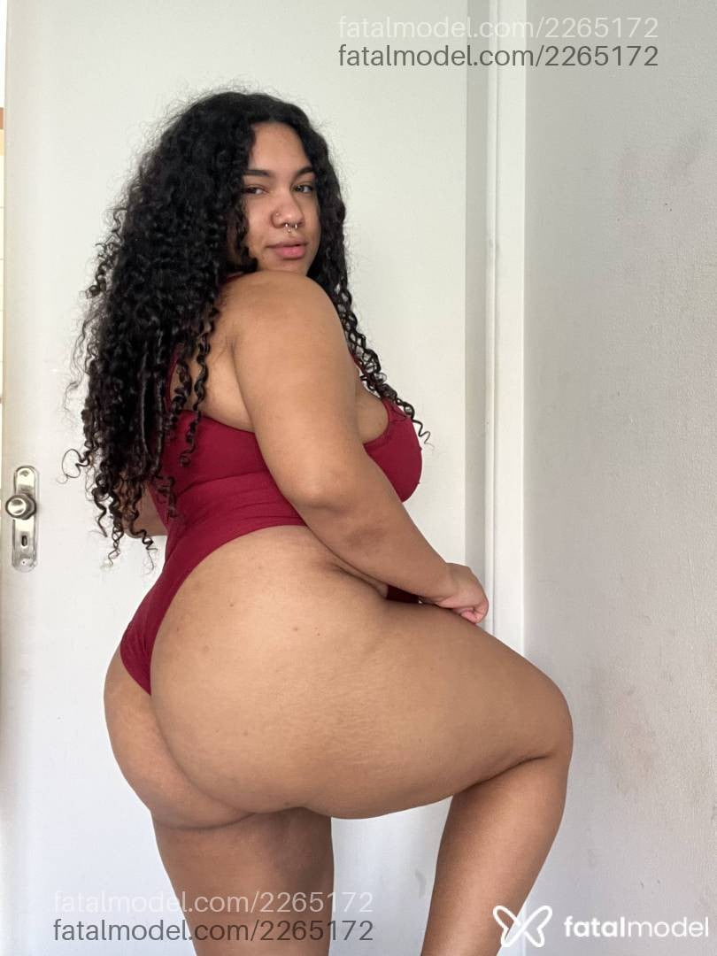Acompanhante mulher morena (o) de olhos pretos em Uberlândia - Lua