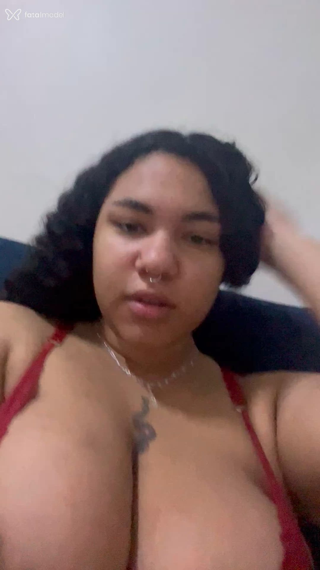 Acompanhante mulher morena (o) de olhos pretos em Uberlândia - Lua