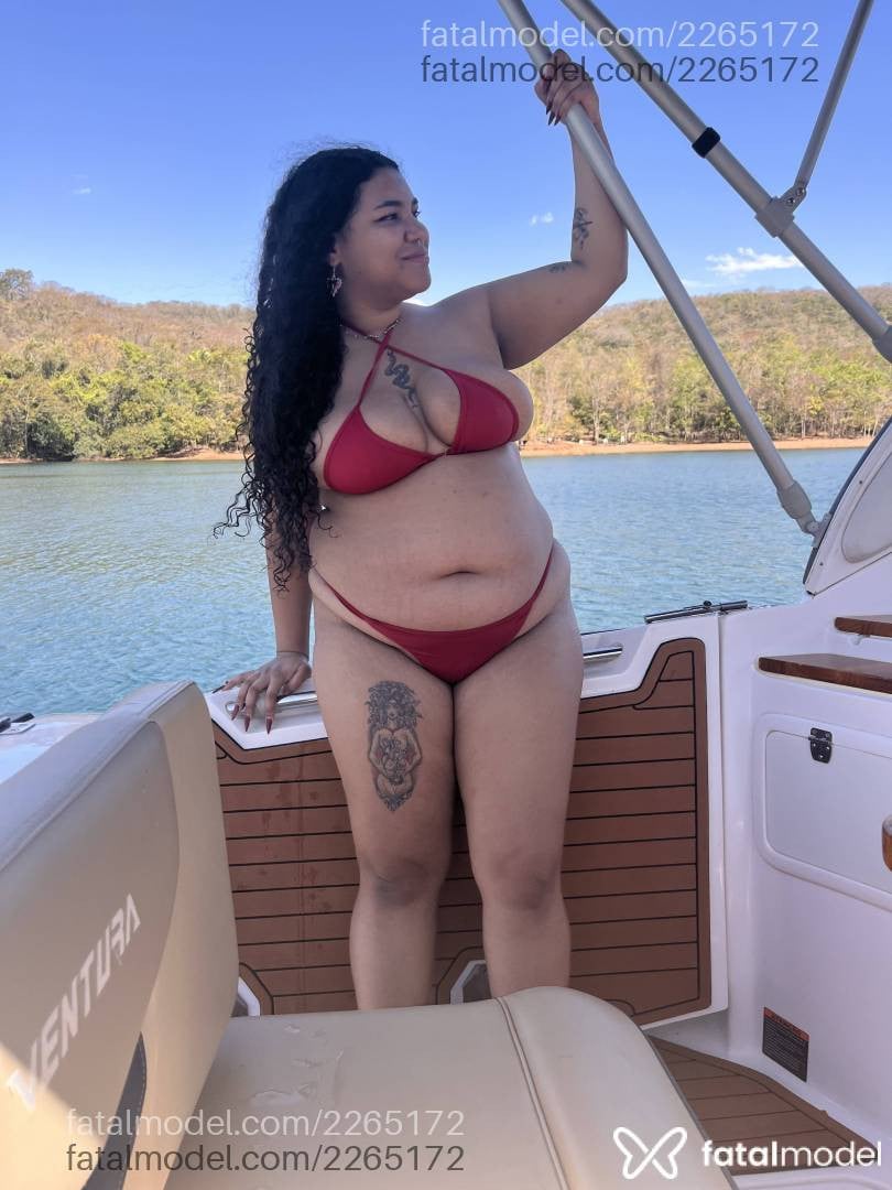 Acompanhante mulher morena (o) de olhos pretos - Lua