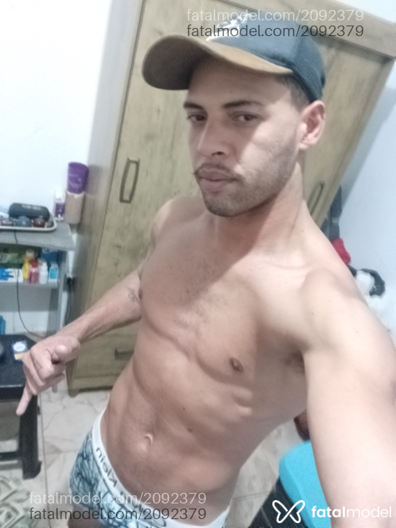 Acompanhante homem morena (o) de olhos cinza em Rio de Janeiro - Vinicius