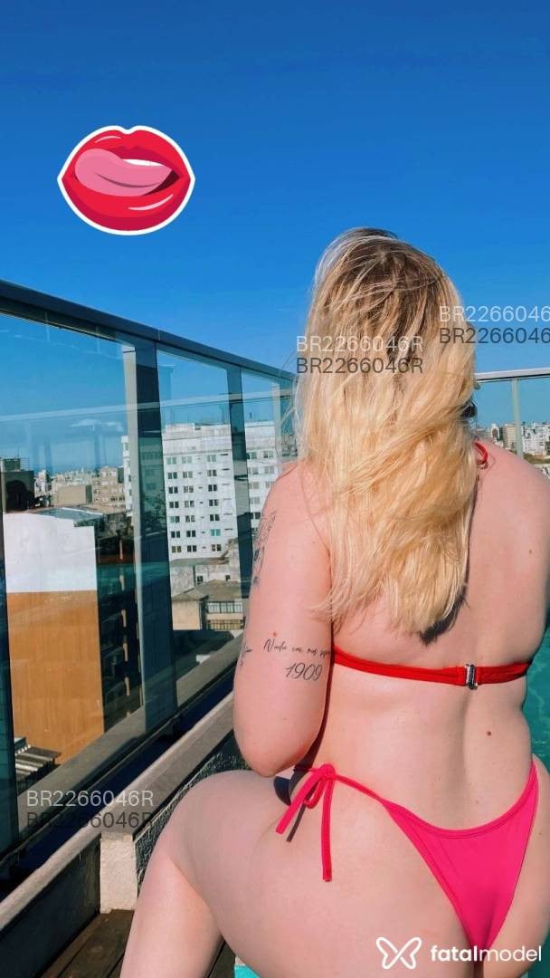 Acompanhante mulher loira (o) de olhos verdes em Virtual - Blondeen