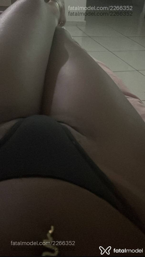 Acompanhante mulher morena (o) de olhos castanhos - Júlia