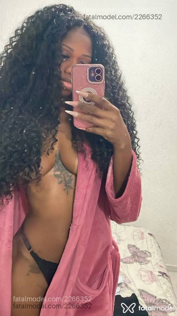 Acompanhante mulher morena (o) de olhos castanhos em Governador Valadares - Julia