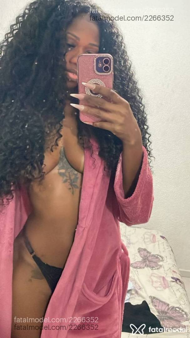 Acompanhante mulher morena (o) de olhos castanhos em Governador Valadares - Julia