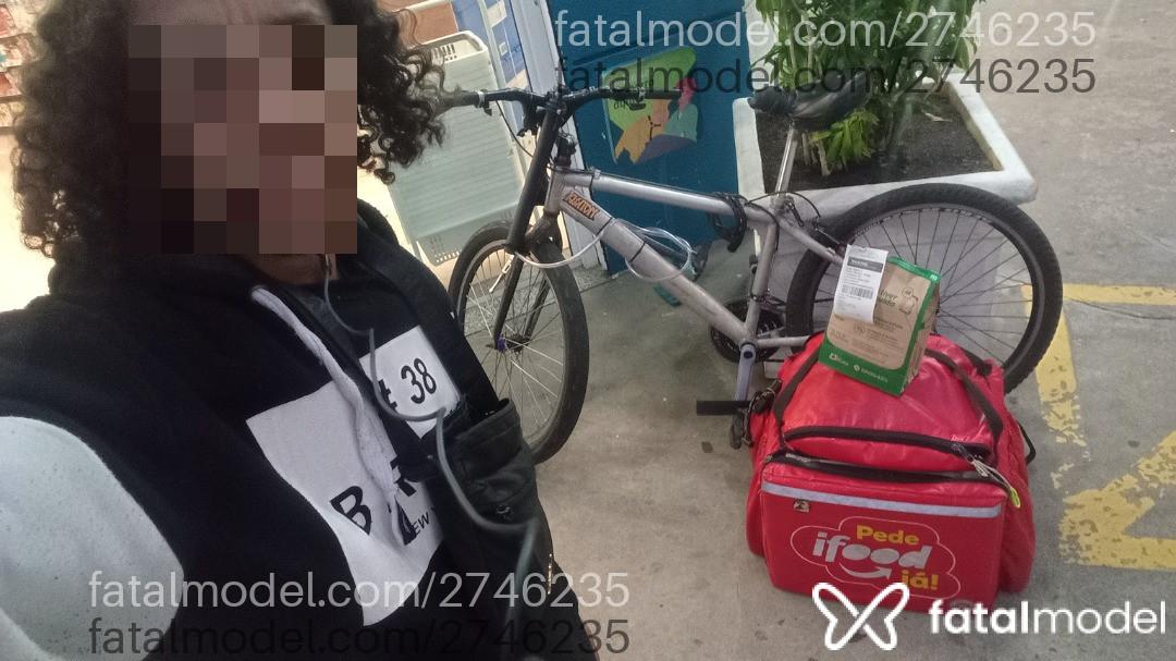 Acompanhante homem com cabelo castanho de olhos castanhos em Itapecerica da Serra Acompanhante homem com cabelo castanho de olhos castanhos em Itapecerica da Serra - Allan Davyd