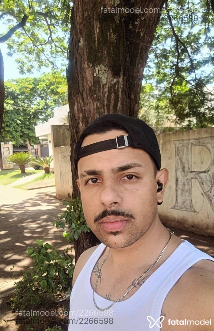 Acompanhante homem morena (o) de olhos castanhos - Everton