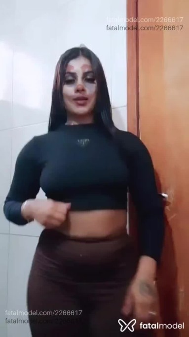 Acompanhante mulher morena (o) de olhos castanhos - Morena Acompanhante mulher morena (o) de olhos castanhos - Morena