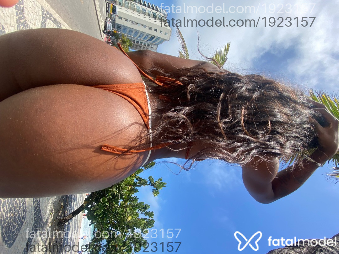 Acompanhante mulher trans com cabelo castanho de olhos pretos - Tiphanie Acompanhante mulher trans com cabelo castanho de olhos pretos - Tiphanie
