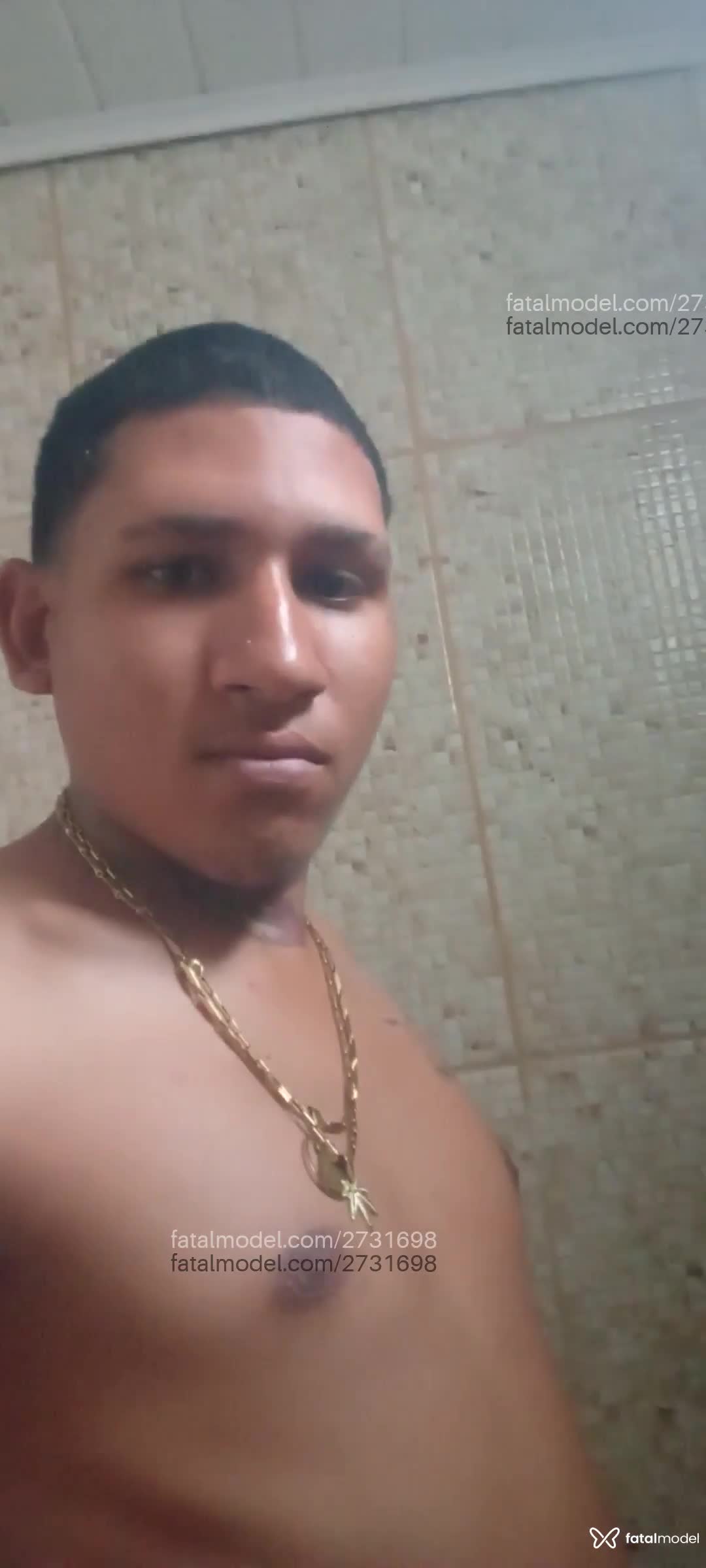 Acompanhante homem com cabelo grisalho de olhos mel em Boa Esperança Acompanhante homem com cabelo grisalho de olhos mel em Boa Esperança - Gustavinho Silva