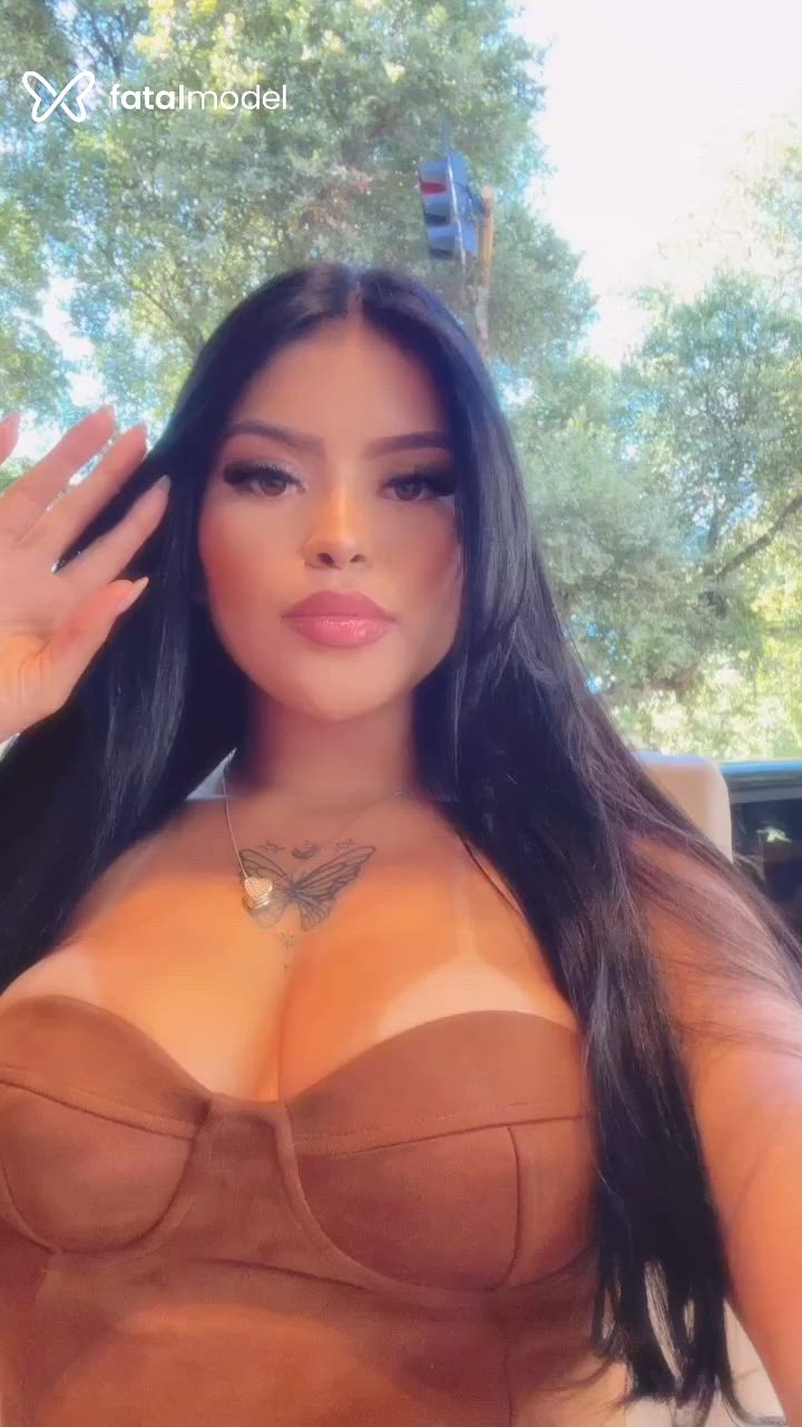 Acompanhante mulher morena (o) de olhos castanhos - Millena