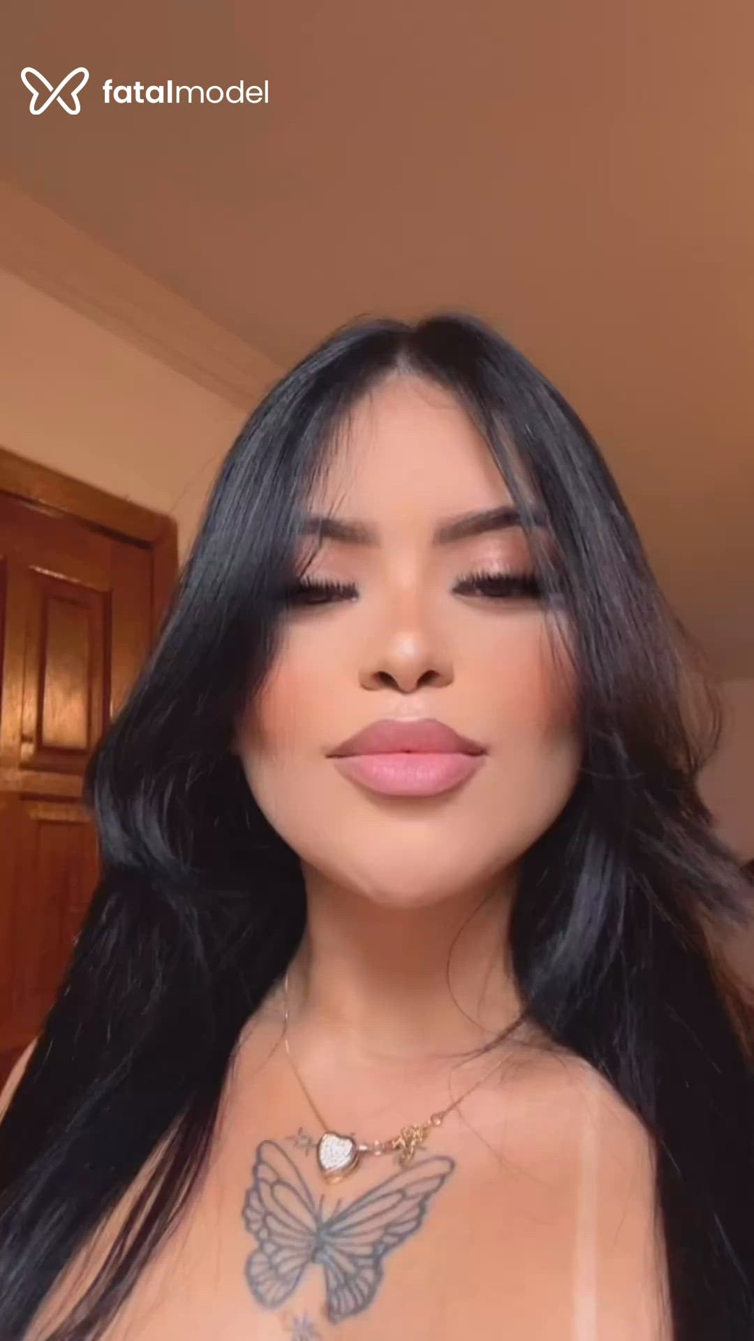 Acompanhante mulher morena (o) de olhos castanhos - Millena