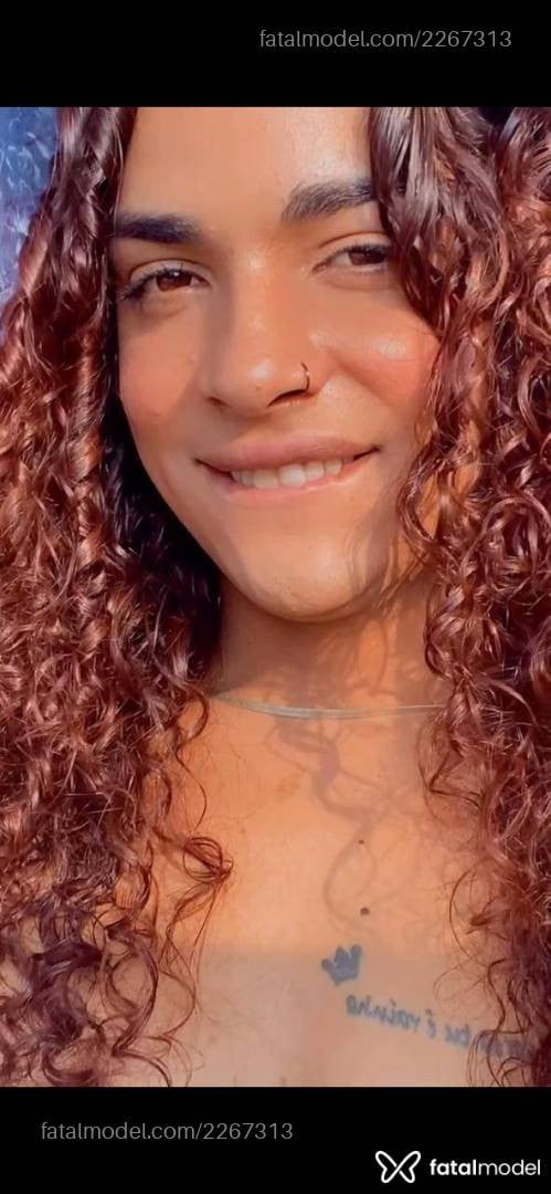 Acompanhante mulher trans com cabelo castanho de olhos castanhos em Rio de Janeiro - Maria Alice
