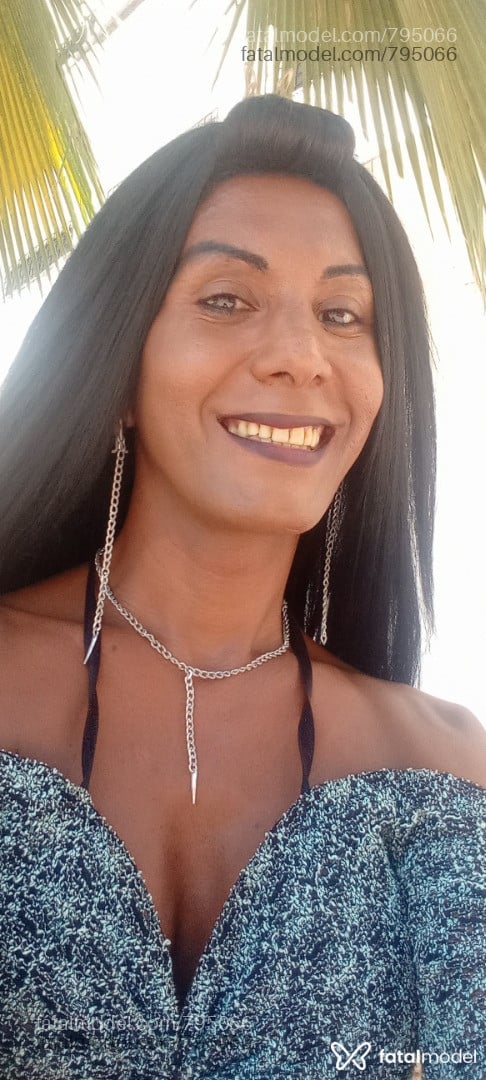 Acompanhante travesti morena (o) de olhos pretos em Sobral Acompanhante travesti morena (o) de olhos pretos em Sobral - Kellymorais