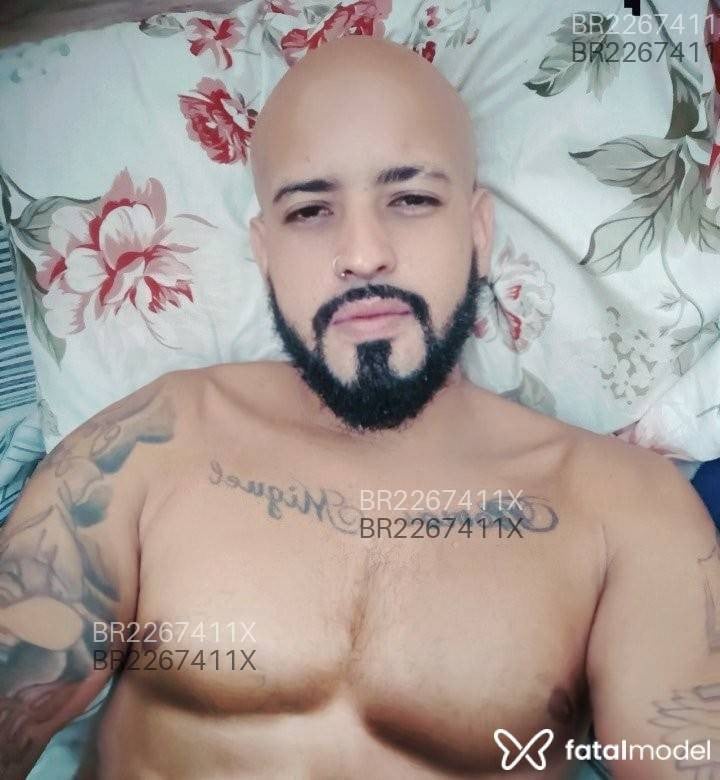 Acompanhante homem sem cabelo de olhos castanhos em Campinas - Diogo Nóbrega
