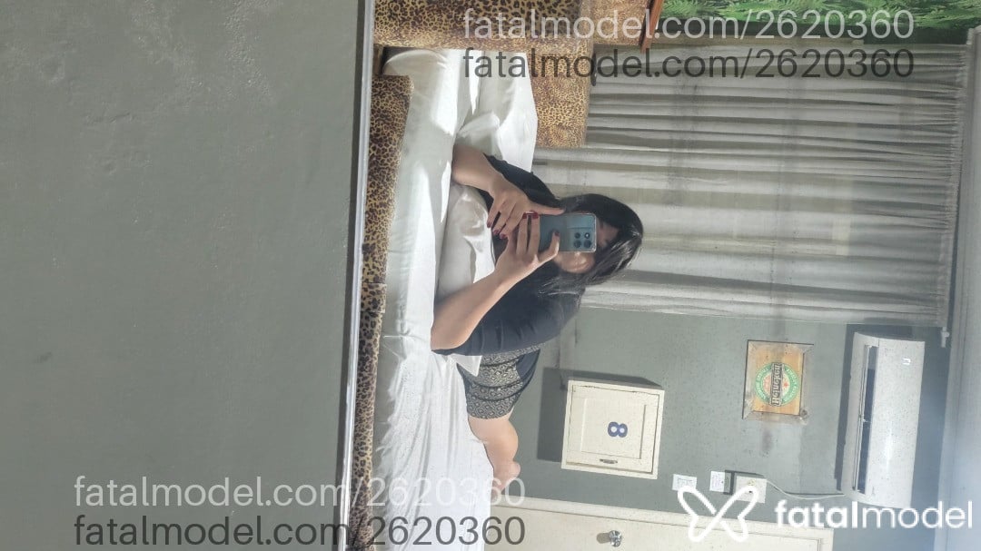 Acompanhante mulher trans com cabelo castanho de olhos verdes em Campo Bom Acompanhante mulher trans com cabelo castanho de olhos verdes em Campo Bom - Emily Martins