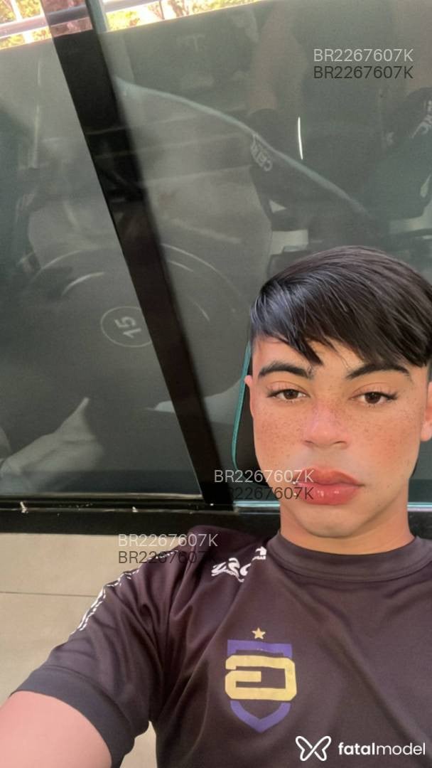 Acompanhante homem morena (o) de olhos castanhos em Itapema - Maresia