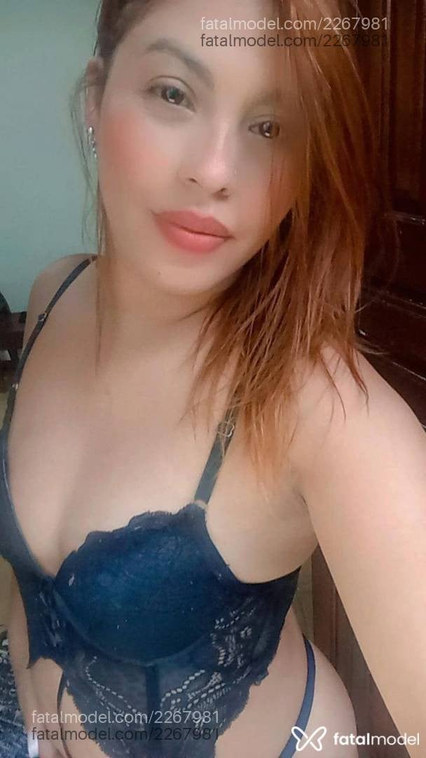 Acompanhante mulher com cabelo castanho de olhos mel - Bruna Smiller