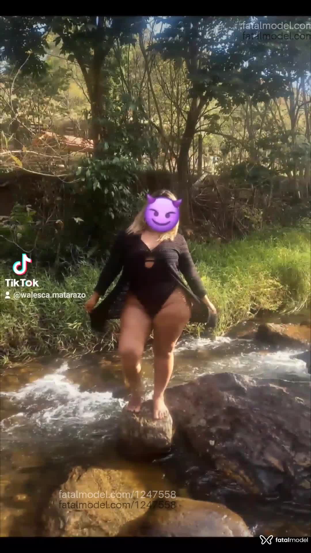 Acompanhante mulher loira (o) de olhos cinza em Virtual Acompanhante mulher loira (o) de olhos cinza em Virtual - Walesca
