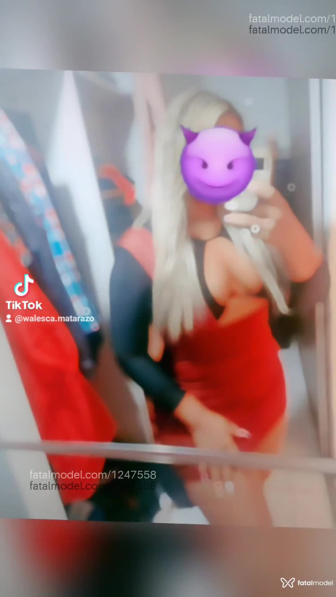Acompanhante mulher loira (o) de olhos cinza em Virtual Acompanhante mulher loira (o) de olhos cinza em Virtual - Walesca