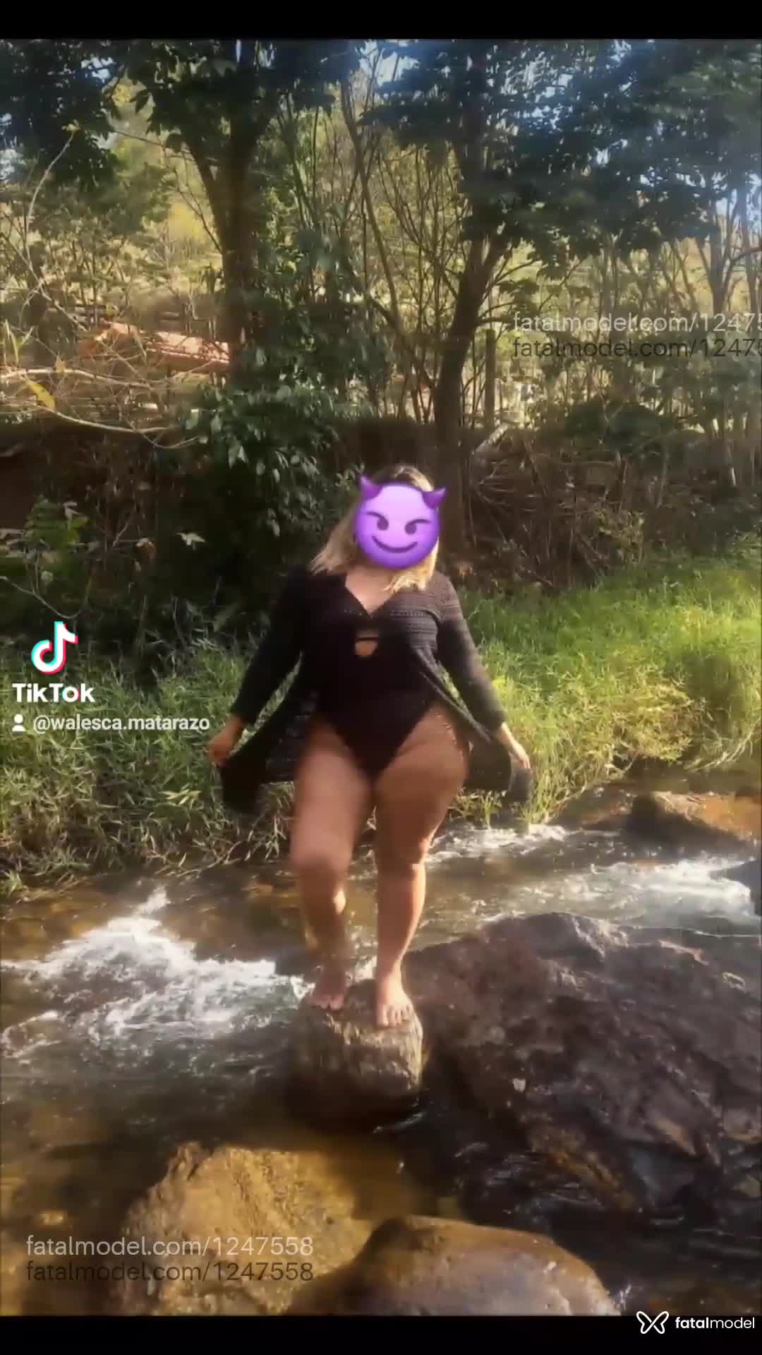 Acompanhante mulher loira (o) de olhos cinza em Virtual Acompanhante mulher loira (o) de olhos cinza em Virtual - Walesca