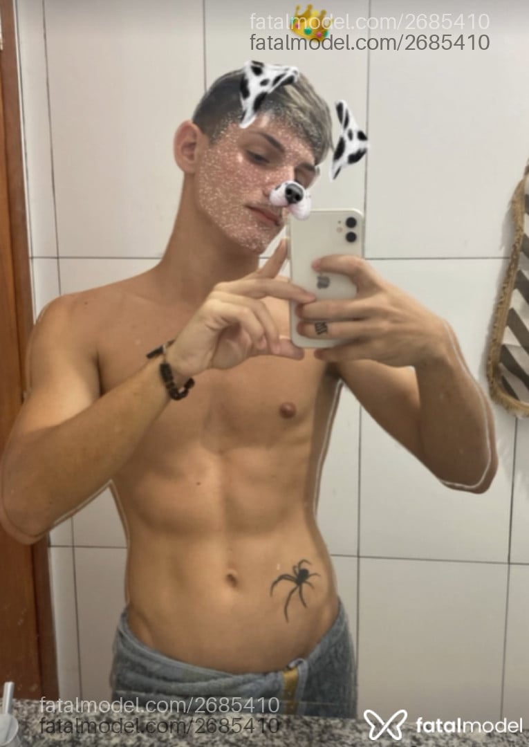 Acompanhante homem com cabelo castanho de olhos castanhos em Marau - Matheus