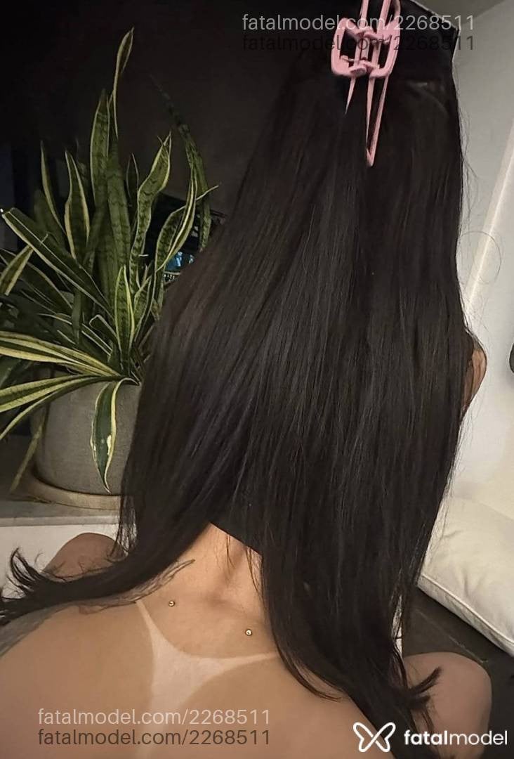Acompanhante mulher morena (o) de olhos castanhos - Bruna