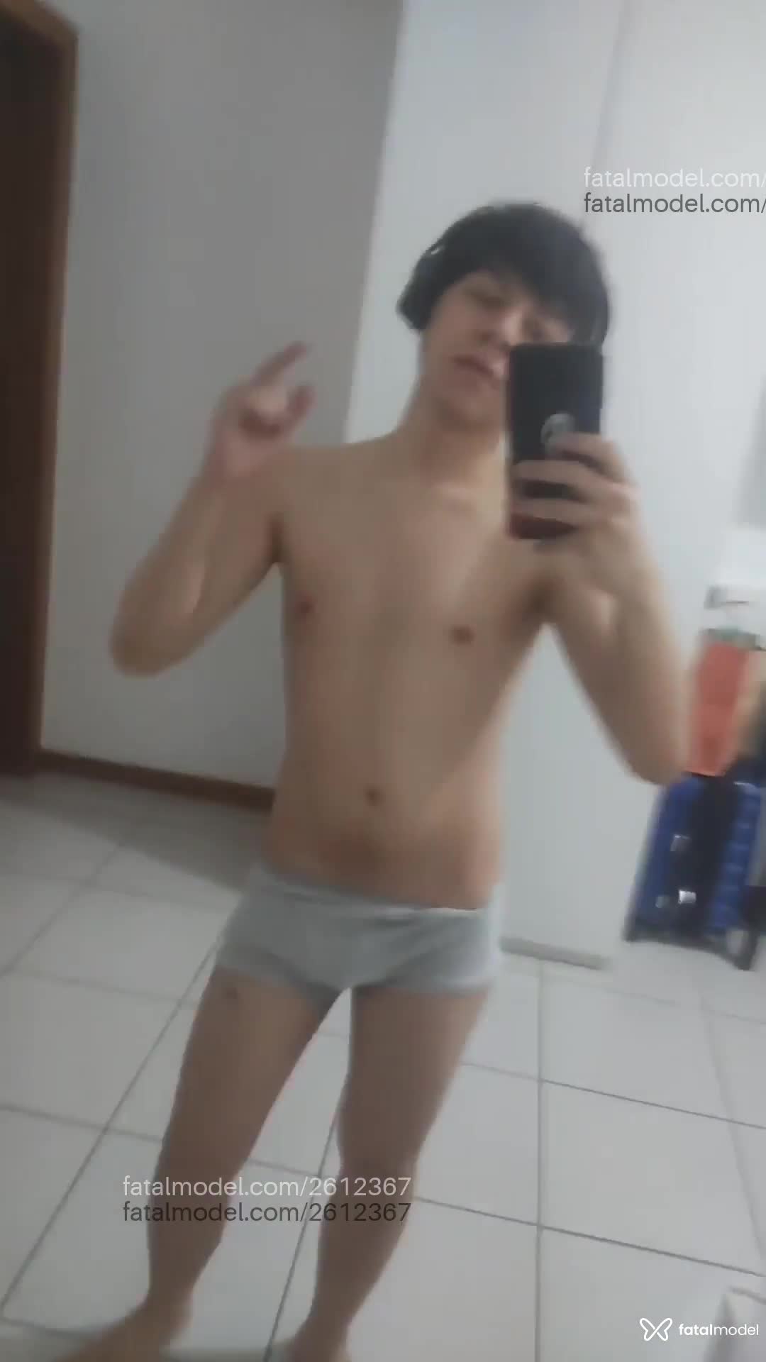 Acompanhante homem com cabelo castanho de olhos castanhos em São José dos Campos - Lucas