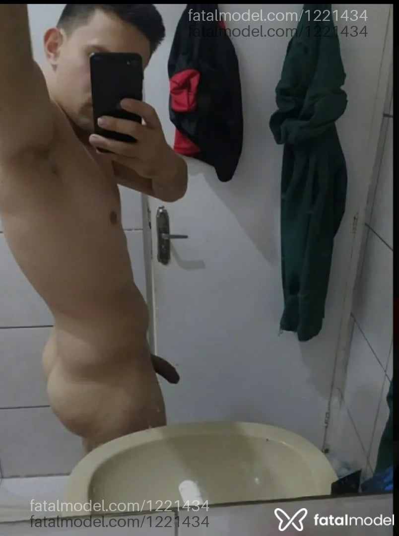Acompanhante homem com cabelo castanho de olhos mel em Concórdia Acompanhante homem com cabelo castanho de olhos mel em Concórdia - Bielzao