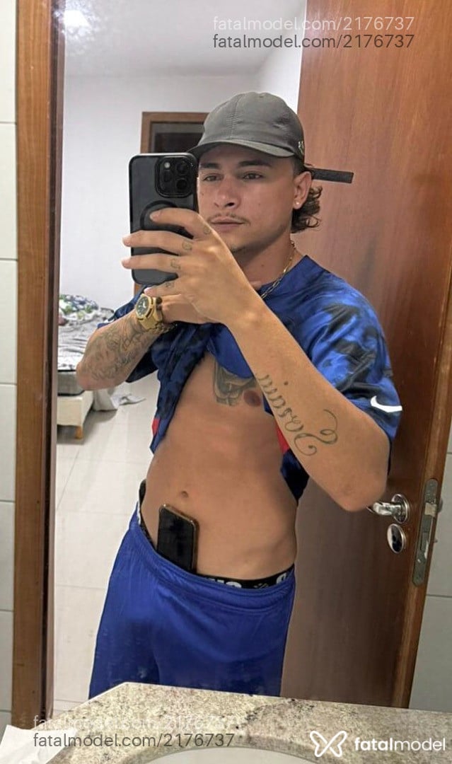 Acompanhante homem com cabelo castanho de olhos mel em Vila Velha - Sufistinhadotado